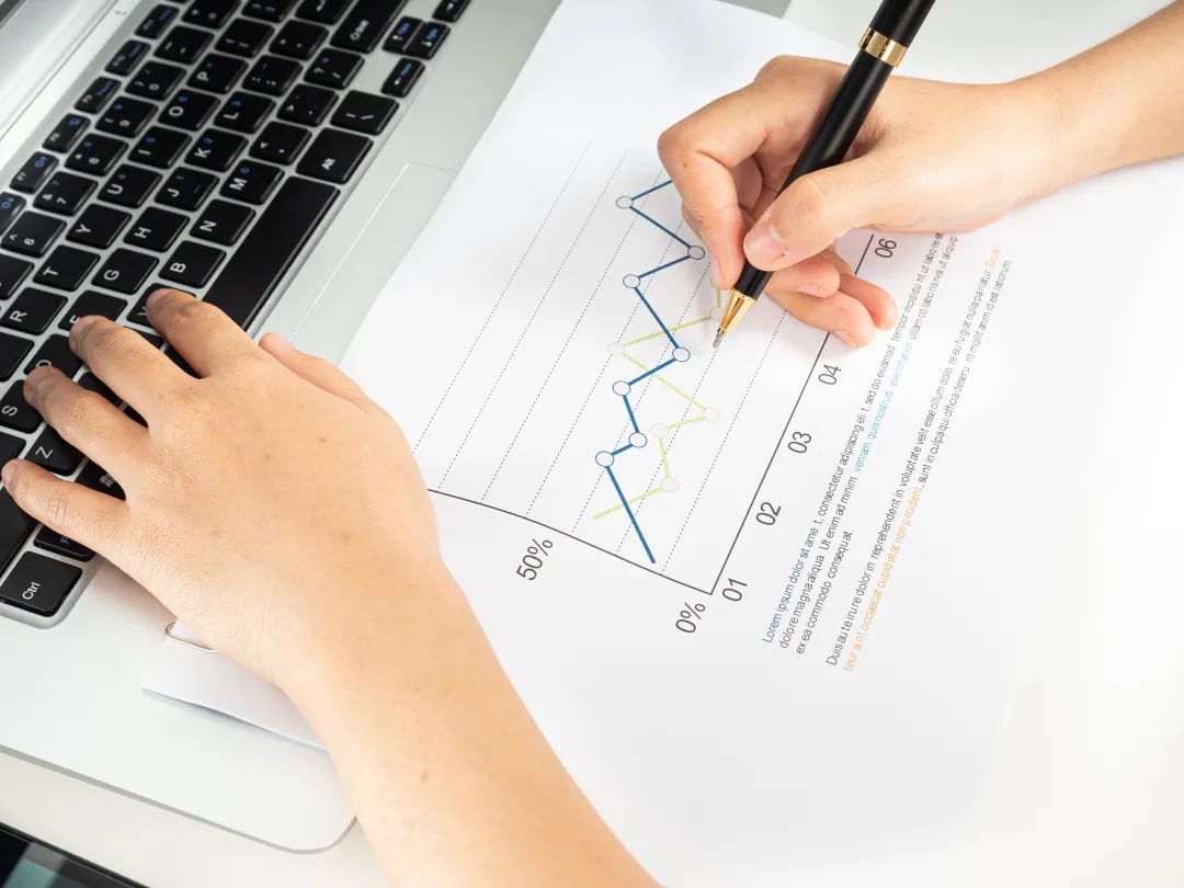 業績爆增.jpg 業績爆增.jpg